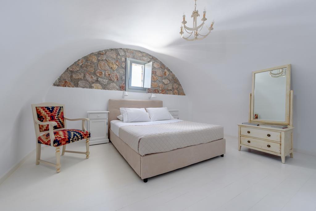 Red Cliff Villa 2Bedroom Villa With Caldera View And Plunge Pool Akrotírion Exteriér fotografie